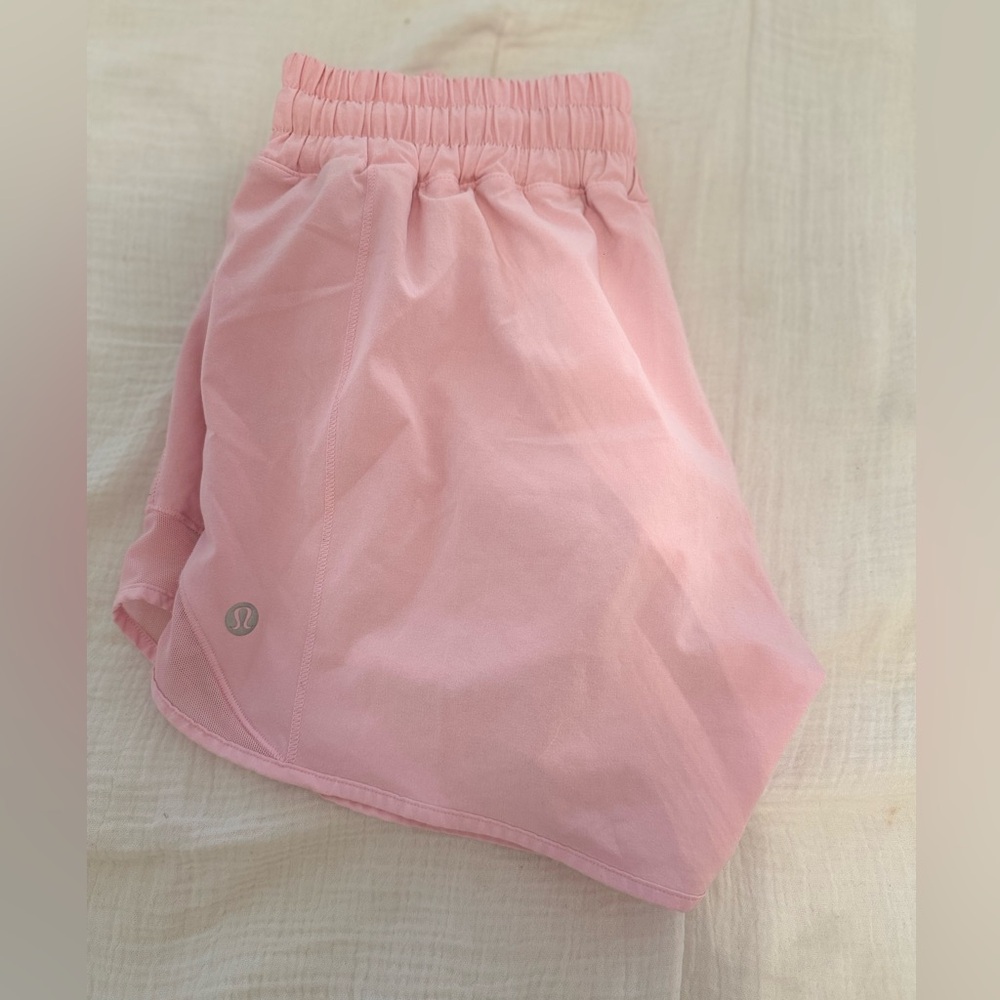 RARE and discontinued lululemon Miami pink 2.5 inch low rise hotty hots!!!
